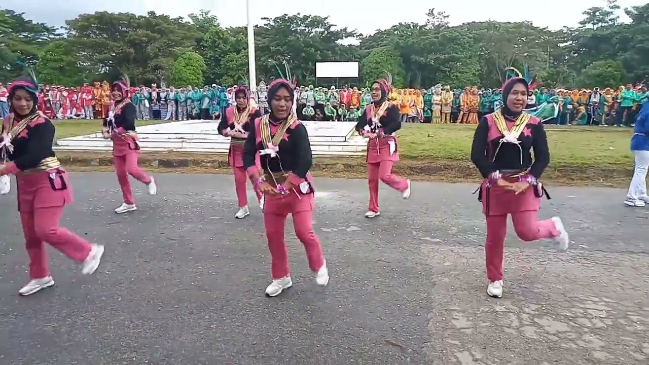 yel yel pola asuh anak dan remaja di era digital kader PKK kec. katobu