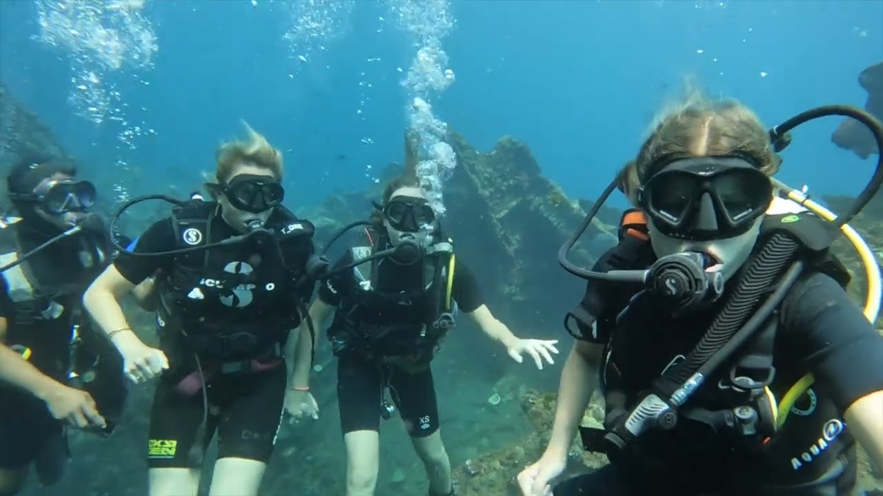 Baptême & Remise à niveau Valérie Ludivine Charlotte Emma  Freddy Eric & Tom Amed Bali Indonésie