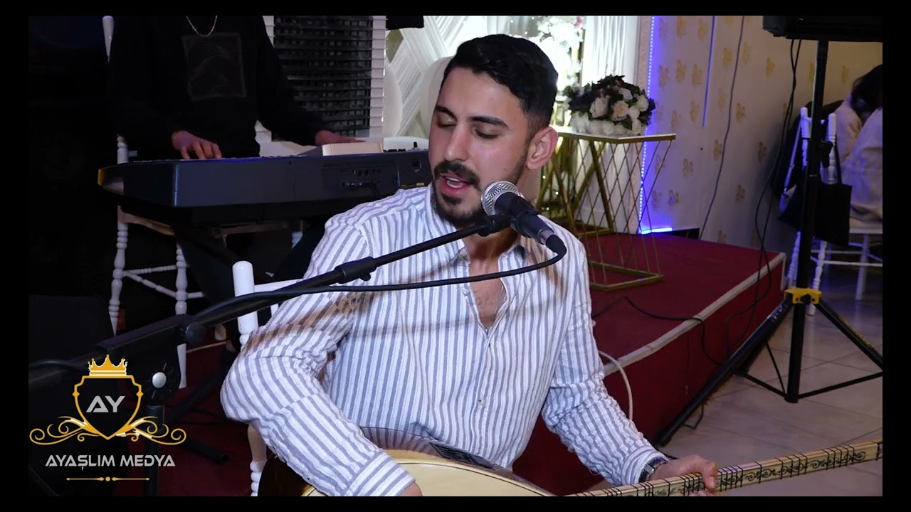 AYDIN ERTÜRK-NE YAŞAMIŞ NE YAŞIYOR NE YAŞAR ( CANLI PERFORMANS )