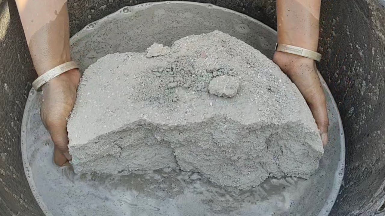 OMG Dusty chunks sandcement+white concrete  crumbling in lots of water 💦 ‎@AS ASMR 
