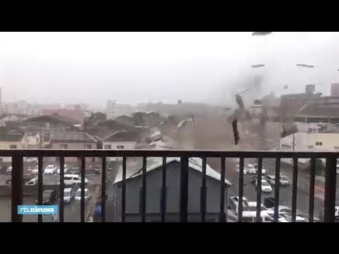 Video: Tyfoon Jebi Treft Japan En Doodt Zes Mensen