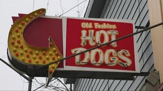 Leon Bibb takes one last trip to Old Fashion Hot Dogs in Cleveland before it closes for good