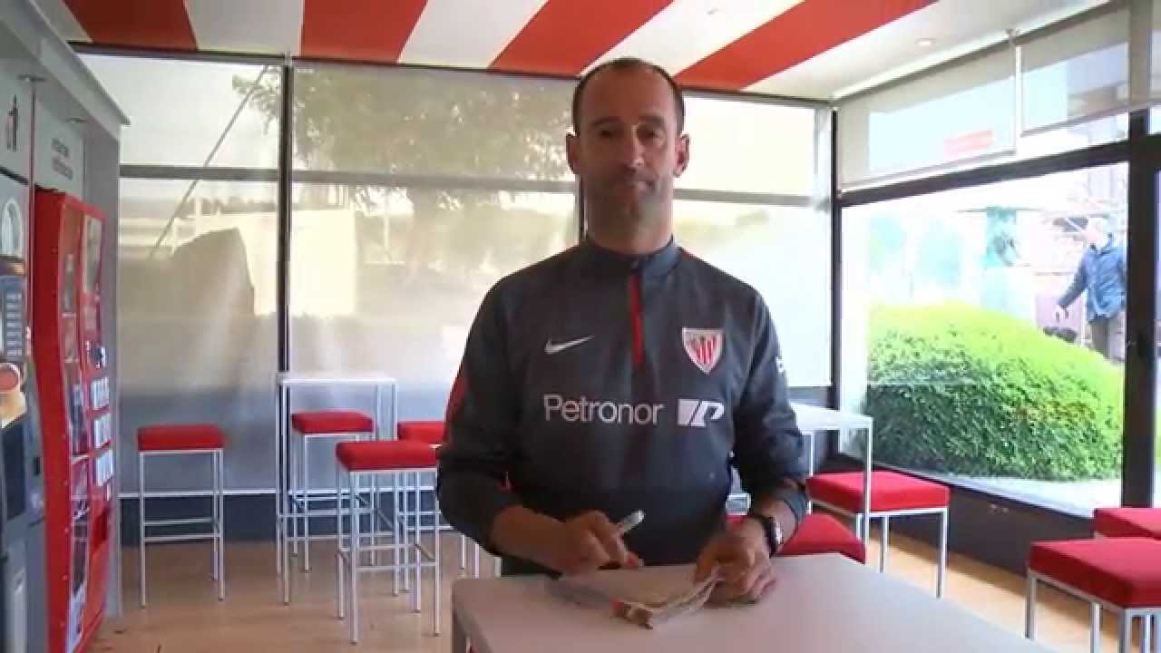 Joseba Etxeberria, exjugador del Athletic, también 