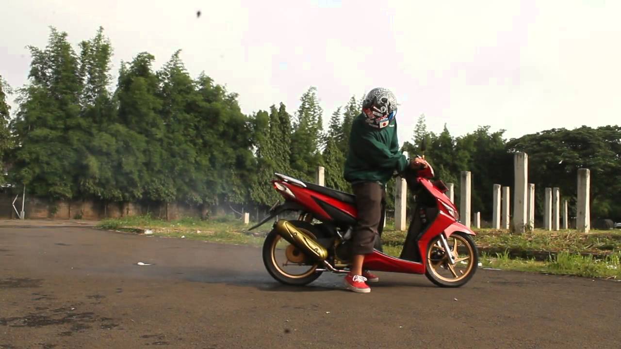 Vario 110 Burnout YouTube