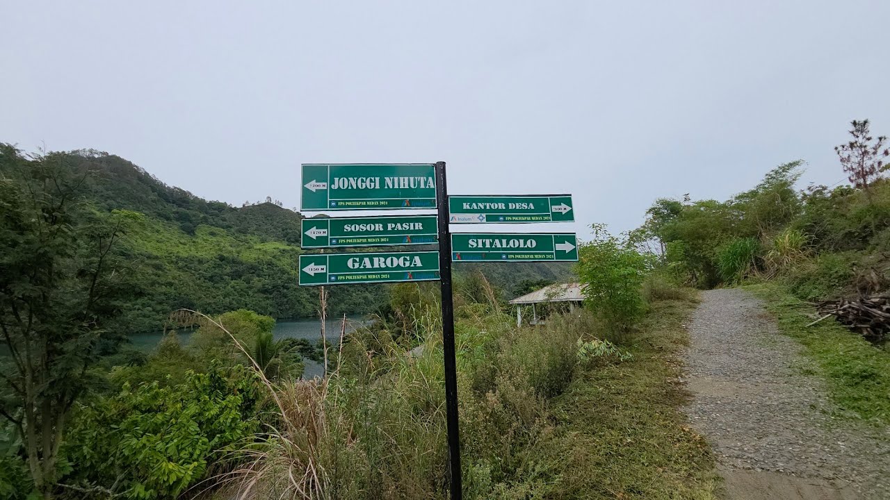Sangat sejuk‼️Menikmati suasana gerimis pagi hari di pedesaan dekat danau toba‼️
