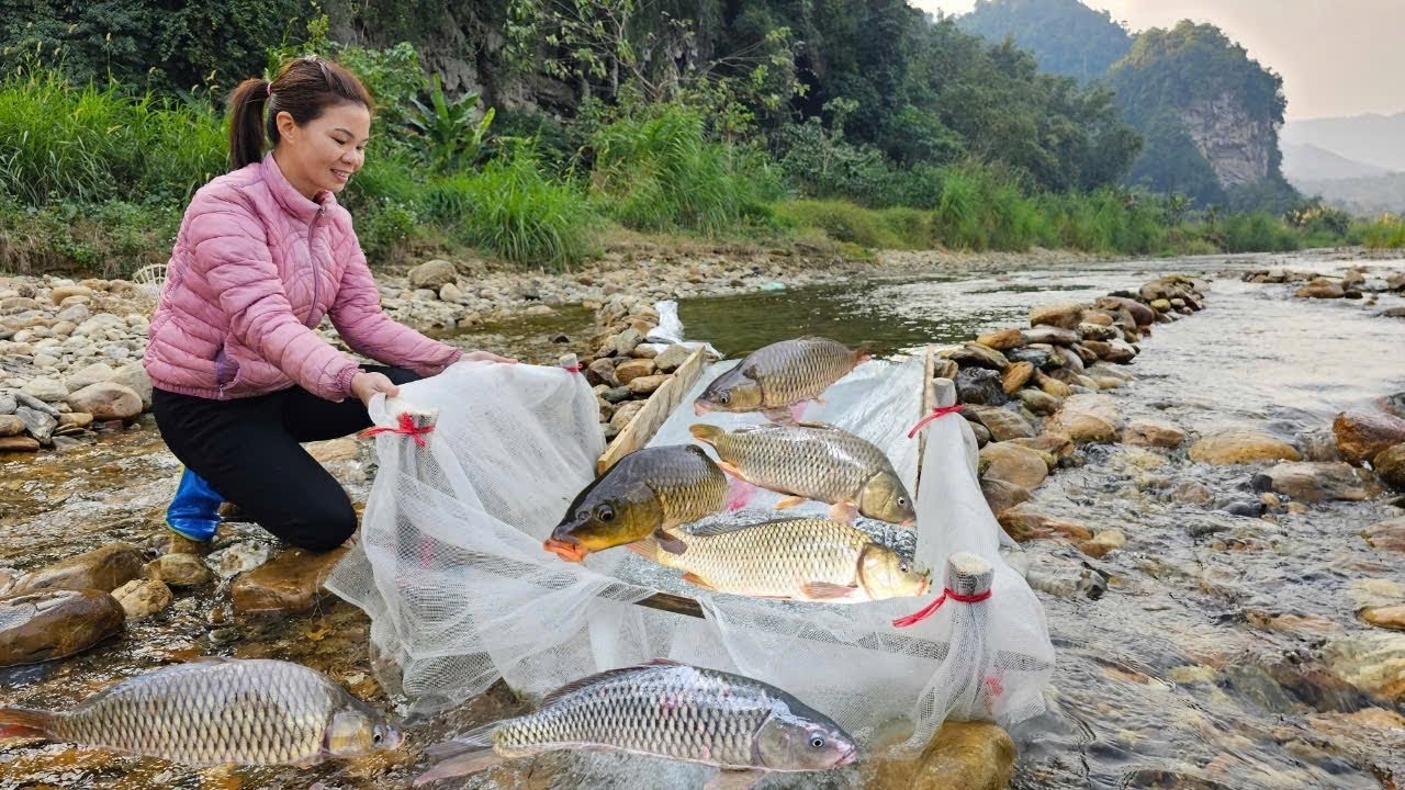 The young girl's superb fishing skills caught a large haul of fish and sold them.