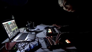 Ableton Live Performance #02 - Dark Ambient/Post Techno - Launchkey Mini and Launch Control XL