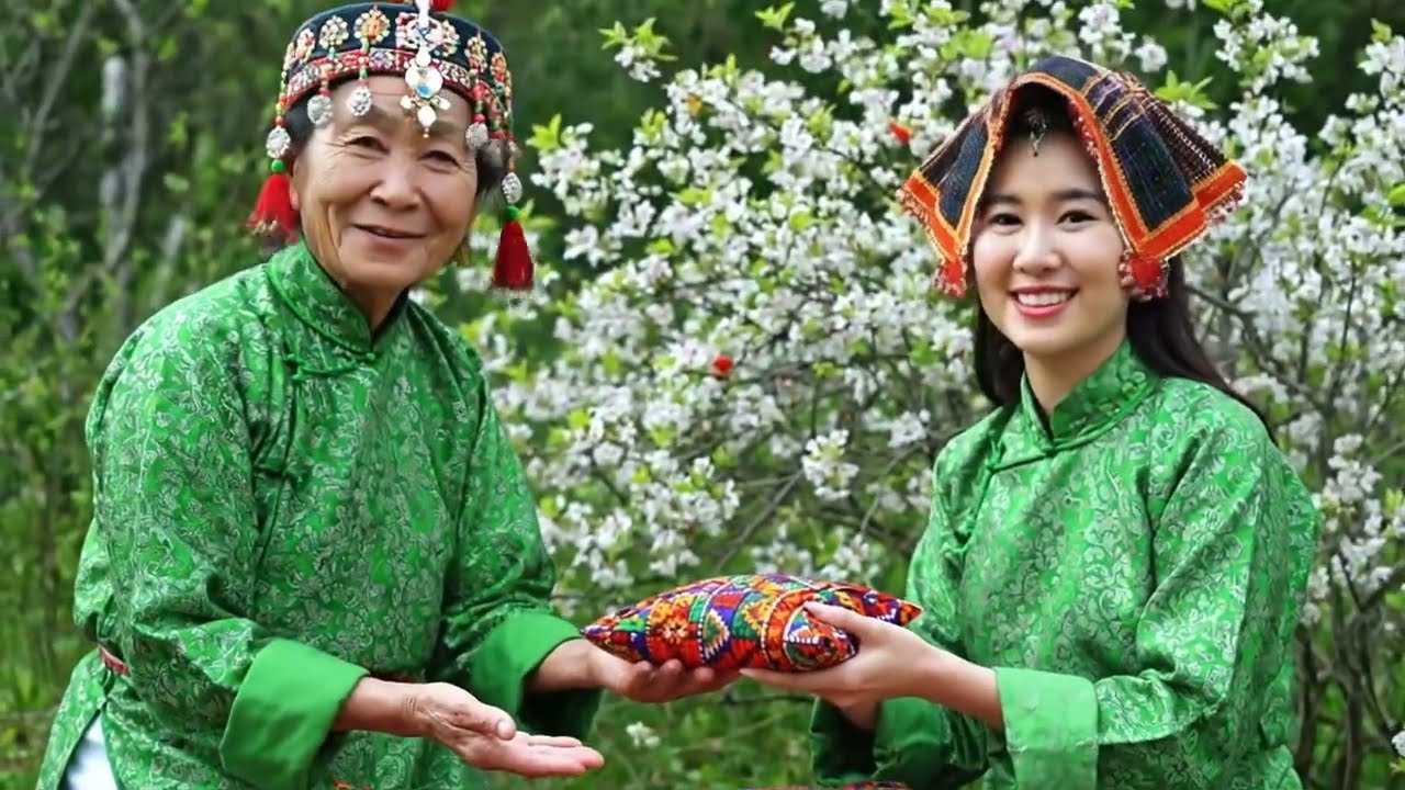My first Video: Inside Vietnam’s 4,000-Year-Old Sticky Rice Cake Tradition | Ancient Food History