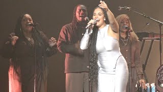 Download Lagu Jorja Smith, On My Mind (live), Fox Theater, Oakland, August 28, 2022 (4K) MP3