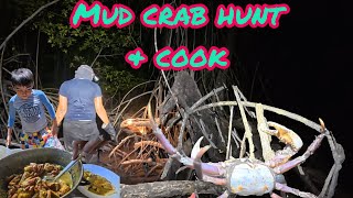 Mud crabs hunt in the mangrove & garden fruit tour .