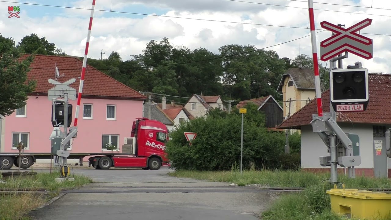 Železniční přejezd Stvolová [P6817] - 27.7.2023 / Czech railroad crossing