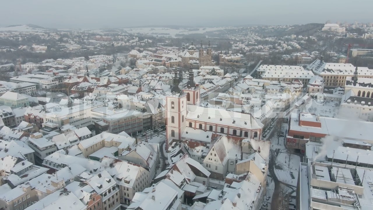 Fulda im Winter - Teil 1 (Stadt, Bahnhof, Stadtschloss) - Stockfootage Luftaufnahmen Aerial 4K