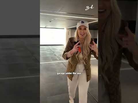 Video: Wanneer is supercar blondie getrouwd?