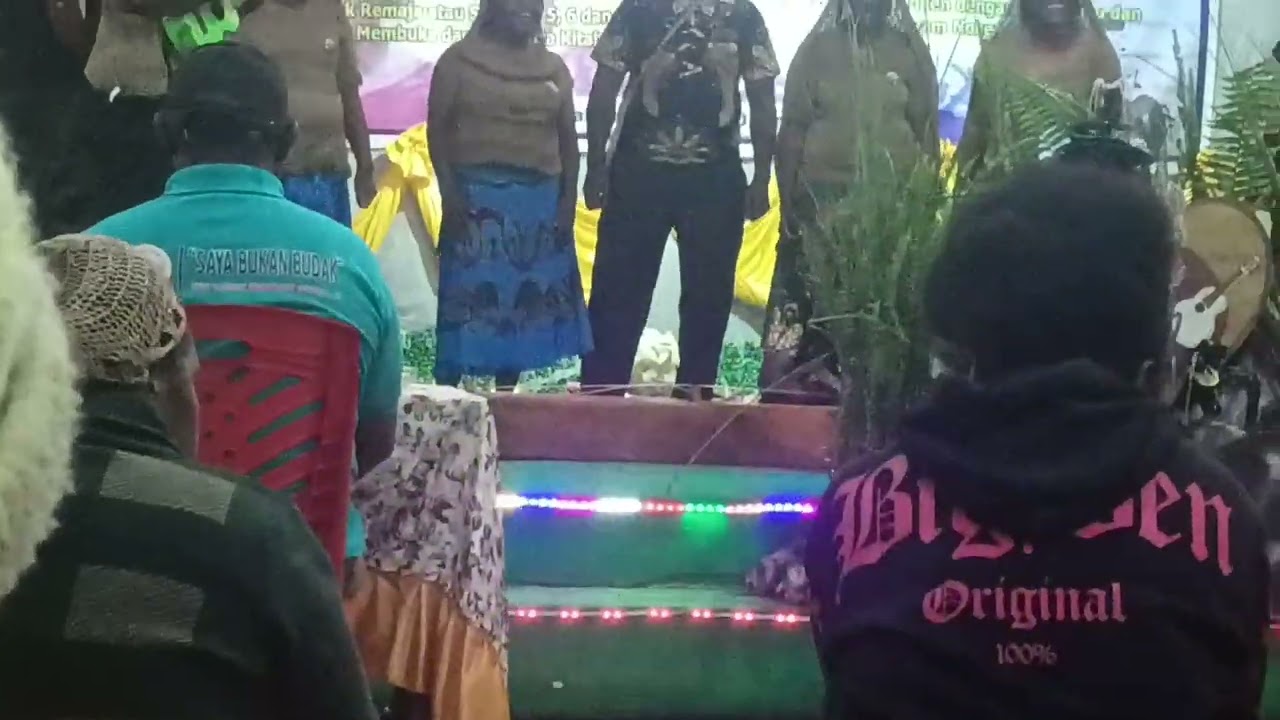 antar paroki ke dua Dekenat Kab paniai Deiyai vokal grup paroki Kristus jaya komopa merahii juara 4