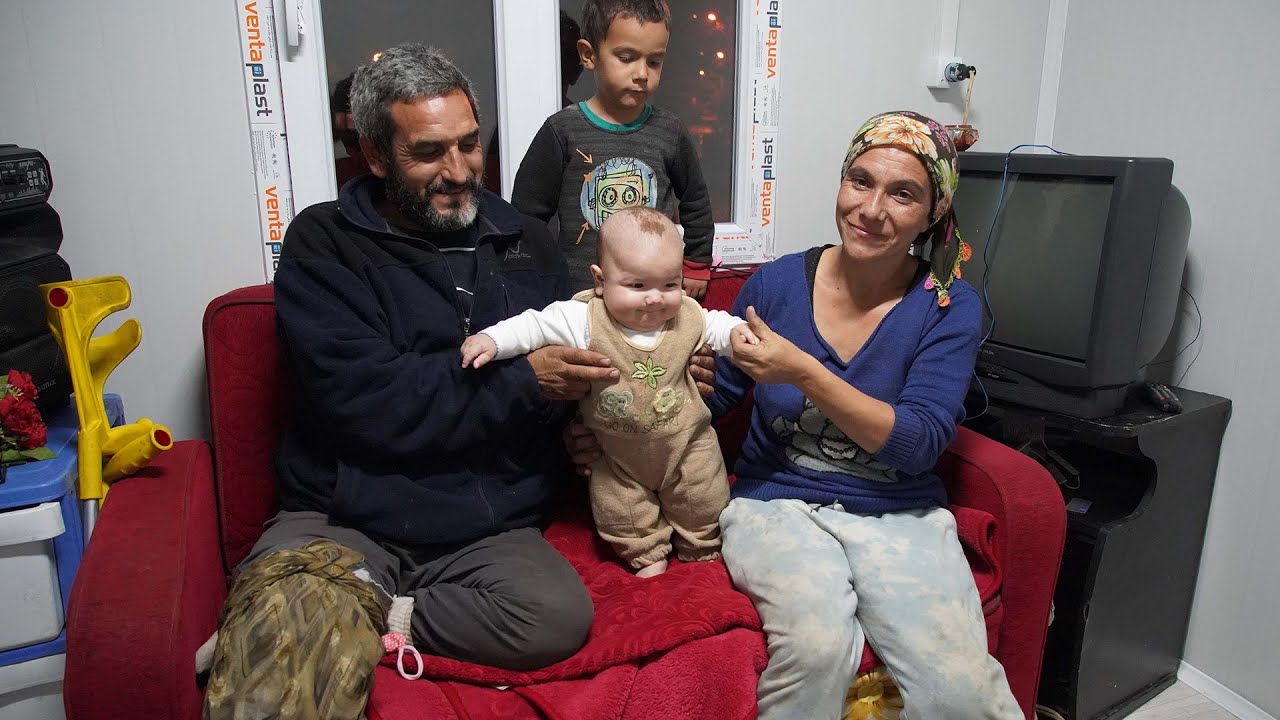 'Göl Mahalle'de evleri su baskını tehdidi altındaki 21 aile konteynere yerleştirildi