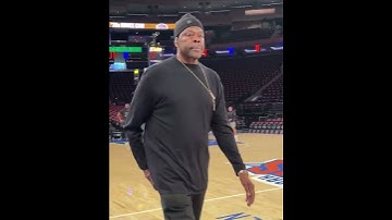 Patrick Ewing is in the Garden early for Game 3 #nba #basketball #knicks #celtics #patrickewing