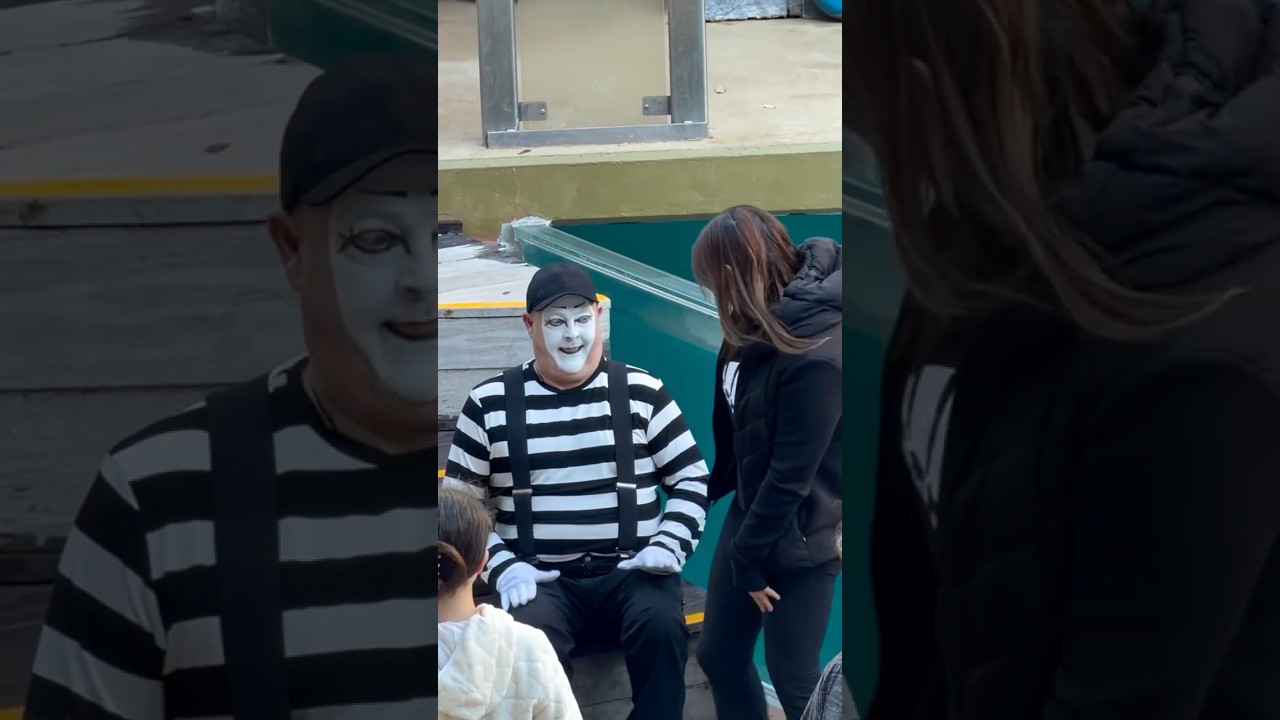 The smile says it all | Tom the mime