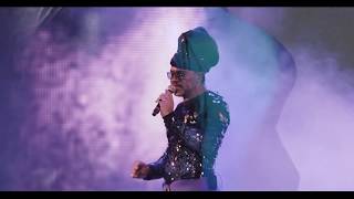 Watch Carlinhos Brown Dois Grudados video