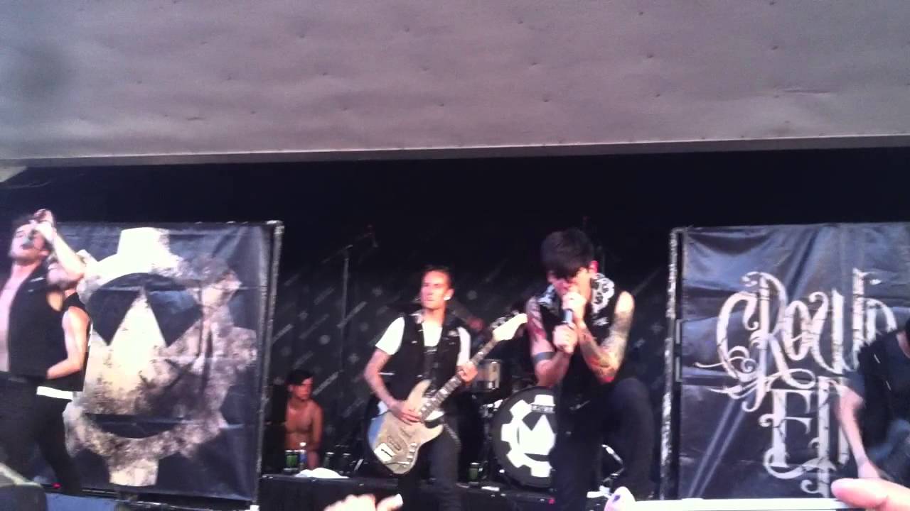 video phone beyonce mp3 Crown The Empire - Memories Of A Broken Heart (Live) Part 1