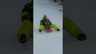 Адри катается на снегу--Adrie rides in the snow