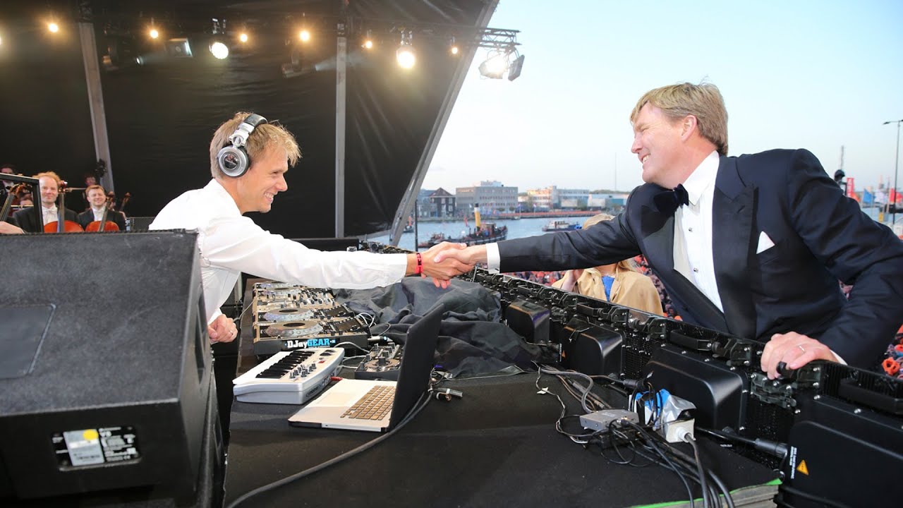 ⁣Armin van Buuren & The Royal Concertgebouw Orchestra perform for new Dutch king Willem-Alexander