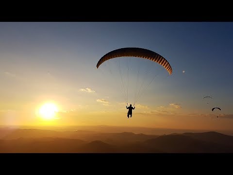 Video: Wohin zum Gleitschirmfliegen in Südamerika