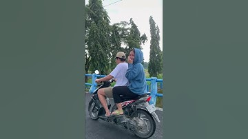 NOPEK MOTORAN SAMA YULIA LORENA