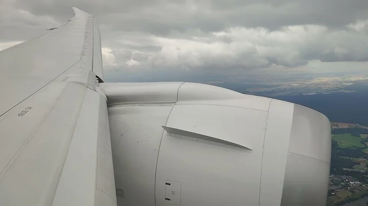 Lufthansa Boeing 787-9 landing at Frankfurt