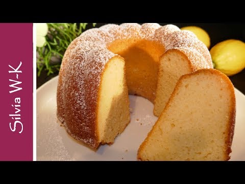 Gesunder Apfelmus-Kuchen mit Nüssen (glutenfrei). 