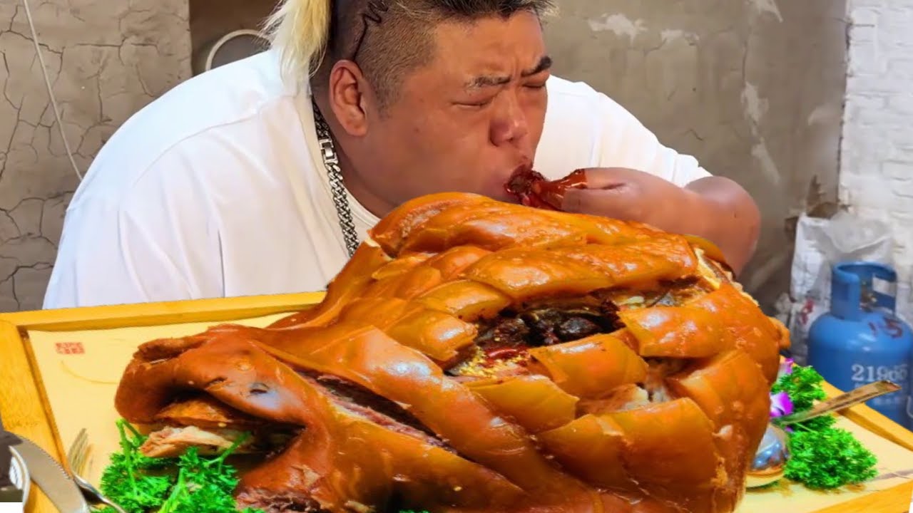 В Monkey Brother готовят говядину дома; она нежная, сладкая и невероятно вкусная.