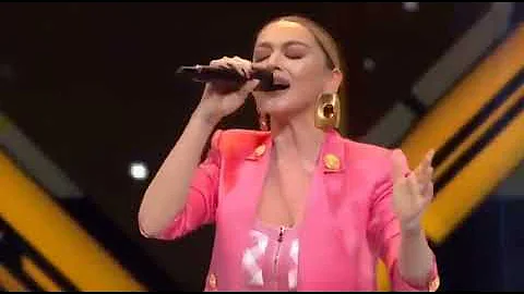 Hadise - Küçük Bir Yol (Canlı Performans)