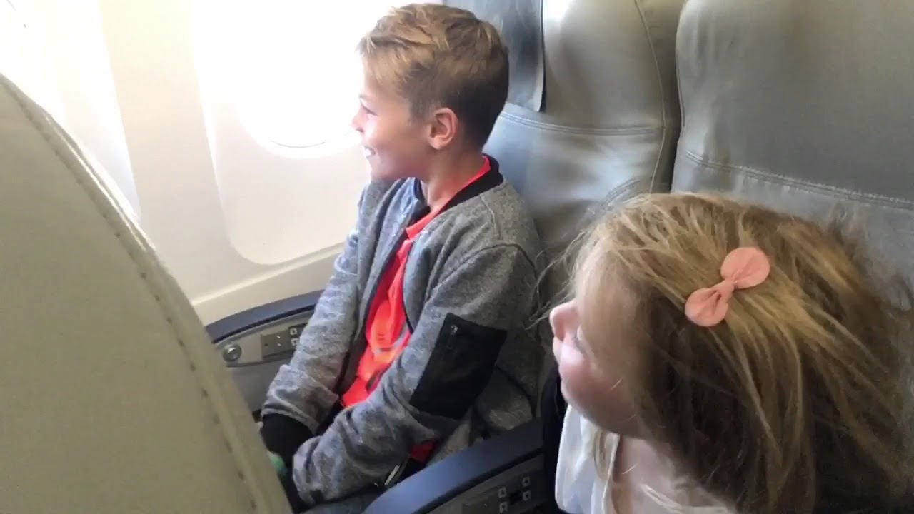 camera iphone 8 plus apk First time flying kids reaction priceless ✈️