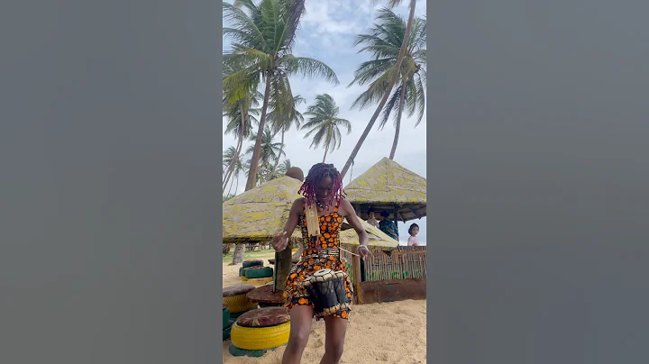 She couldn’t stop watching🫢 #viral #traditinal #dance #viralvideo #model #bata #drums #funny #fun