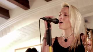 Private Studio Sessions: Jenny and the Mexicats "Verde más allá" chords