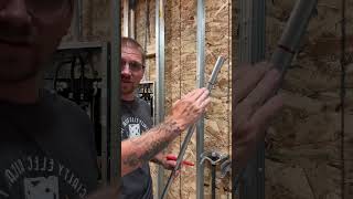 How to bend a 4” offset using the 30 degree mark on the bender #wkhk  #thebasementking #electrical