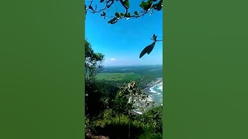 Indahnya pemandangan pantai dari atas bukit HUD