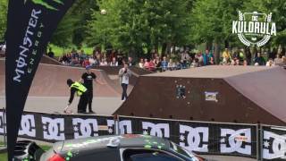 Viral Video UK: Security guard shows stunt riders how its done!