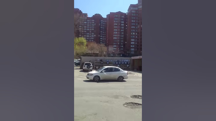 Автомобилисты едут под кирпич