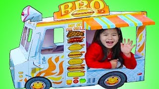 Jannie Pretend Play with GIANT BBQ Food \& Ice Cream Truck