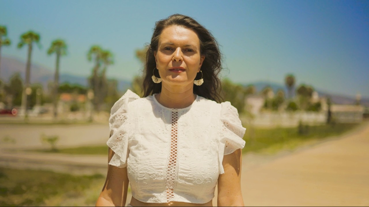 Emmène-moi (Clip Officiel) French Latino | Viva la Música