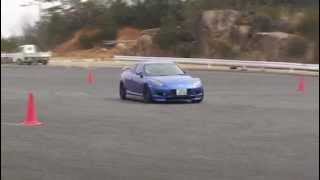 RX-8_ジムカーナ走行 in 世羅グリーンパーク弘楽園（20120308）.avi