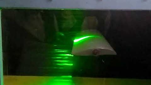 Flow over a airfoil - smoke visualization