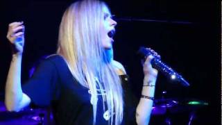 Avril Lavigne - Alice [Hammersmith Apollo, London]
