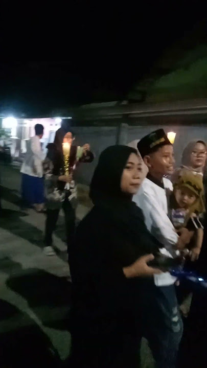 Download lagu takbir keliling lampion #facebook #igreja #tiktok #viralvideo #viralshort #shorts #karnaval #ig