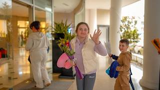 Marmari̇s Esnaf Odasi İlk İngi̇li̇z Turi̇st Kafi̇lesi̇ni̇ Karşiladi