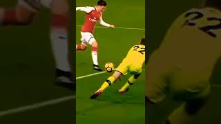 Özil magic