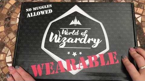 Harry Potter Subscription box unboxing WEARABLE by Geek Gear Box For September 2017