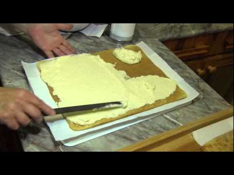 Videó: Hogyan Készítsünk Finom Mézes Sütemény Krémet