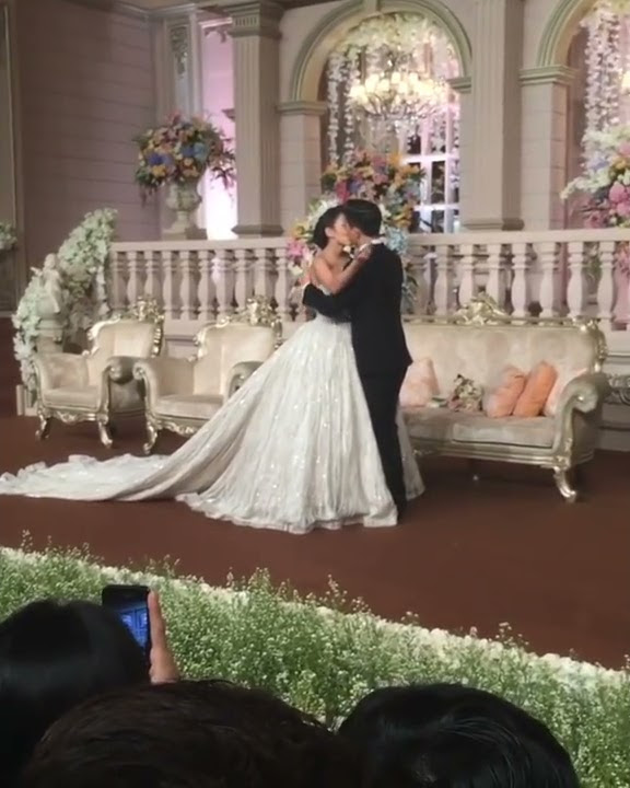 Video Wedding Kiss Glenn Alienski & Chelsea Olivia