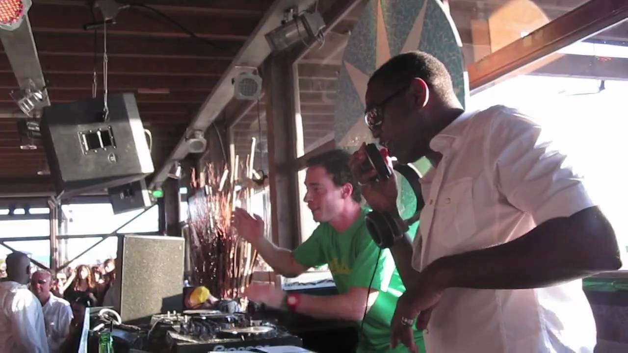 Your Friend, Gregor & Chappell live @ Bloomindale. Mic stops during performance!!